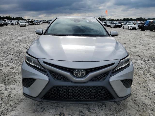 4T1B11HK4KU210187 - 2019 TOYOTA CAMRY L SILVER photo 5