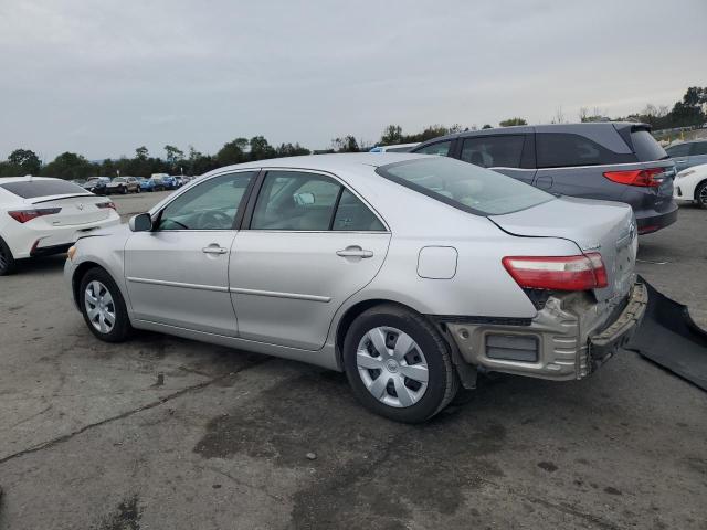 4T4BE46K89R115544 - 2009 TOYOTA CAMRY BASE Srebrny zdjęcie 2