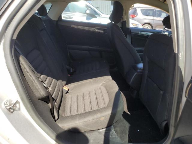 3FA6P0H72JR194660 - 2018 FORD FUSION SE 银色 照片 10