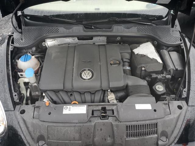 3VW5P7AT2DM820342 - 2013 VOLKSWAGEN BEETLE 黑色 照片 11