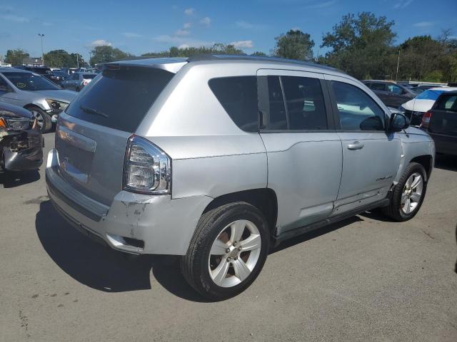 1C4NJCBA4CD504199 - 2012 JEEP COMPASS SPORT Серебристый фото 3
