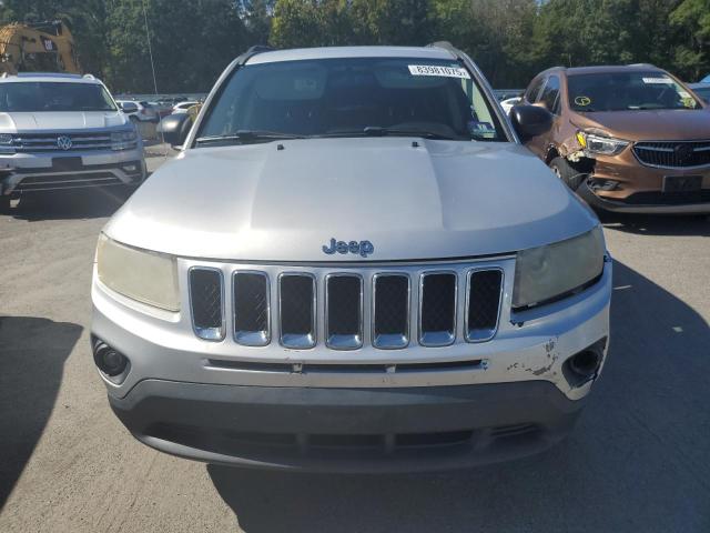 1C4NJCBA4CD504199 - 2012 JEEP COMPASS SPORT Серебристый фото 5