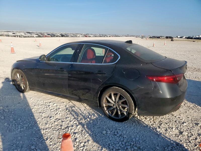 ZARFAEBN0H7556475 - 2017 ALFA ROMEO GIULIA Սև լուսանկար 2