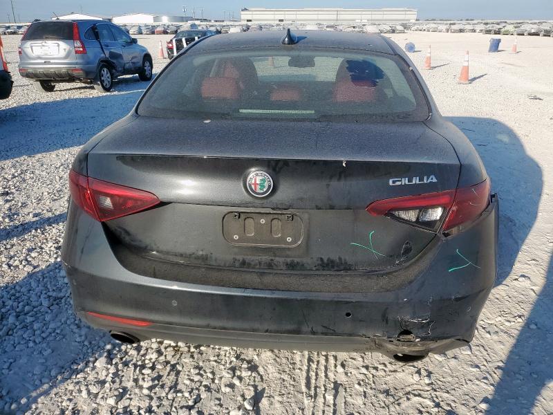 ZARFAEBN0H7556475 - 2017 ALFA ROMEO GIULIA Սև լուսանկար 6