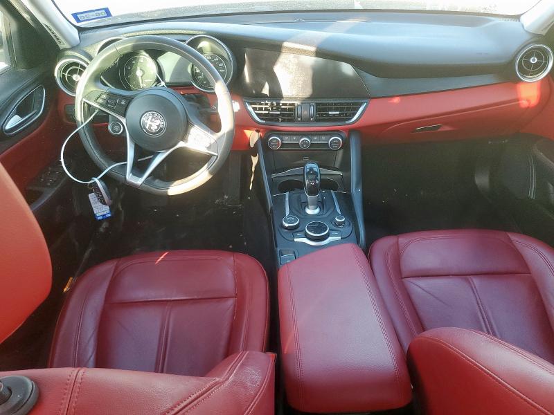 ZARFAEBN0H7556475 - 2017 ALFA ROMEO GIULIA Սև լուսանկար 8