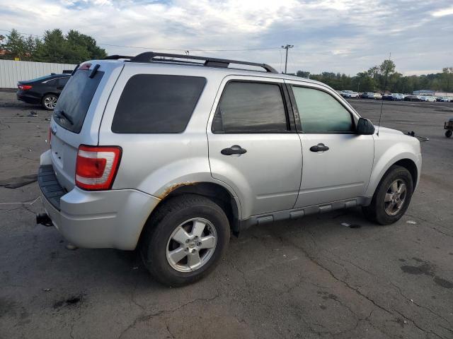 1FMCU9D76BKB69620 - 2011 FORD ESCAPE XLT SILVER photo 3