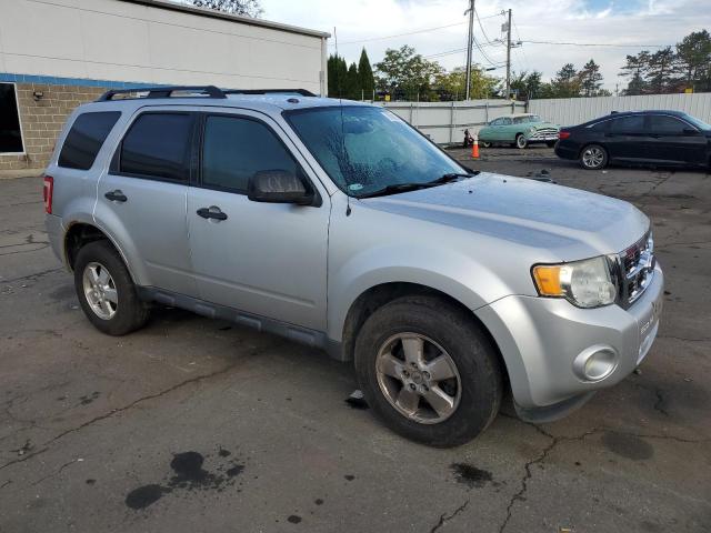 1FMCU9D76BKB69620 - 2011 FORD ESCAPE XLT SILVER photo 4