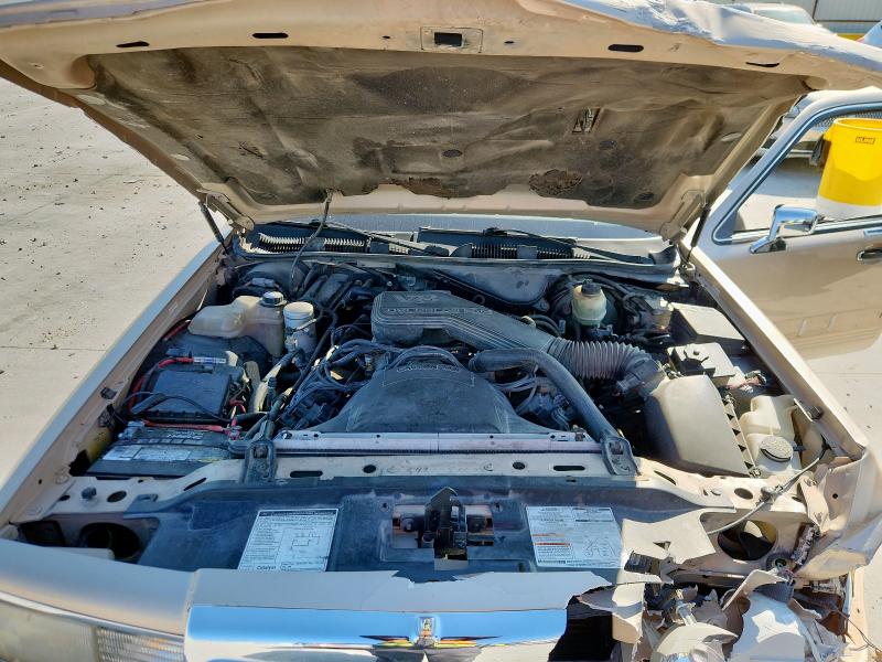 1LNLM81W0PY774243 - 1993 LINCOLN TOWN CAR EXECUTIVE GOLD photo 11