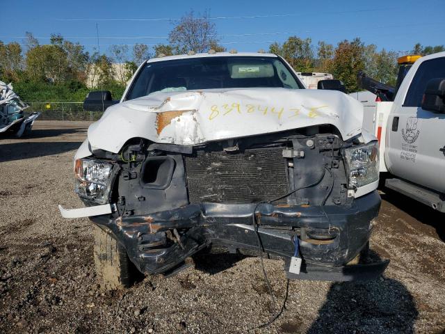 3C7WR9CL2FG707215 - 2015 RAM 3500 Beyaz fotoğraf 5