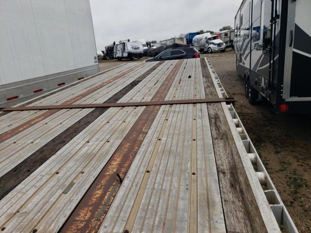 1UYFS24897A062227 - 2007 UTILITY UNKNOWN ვერცხლისფერი ფოტო 5