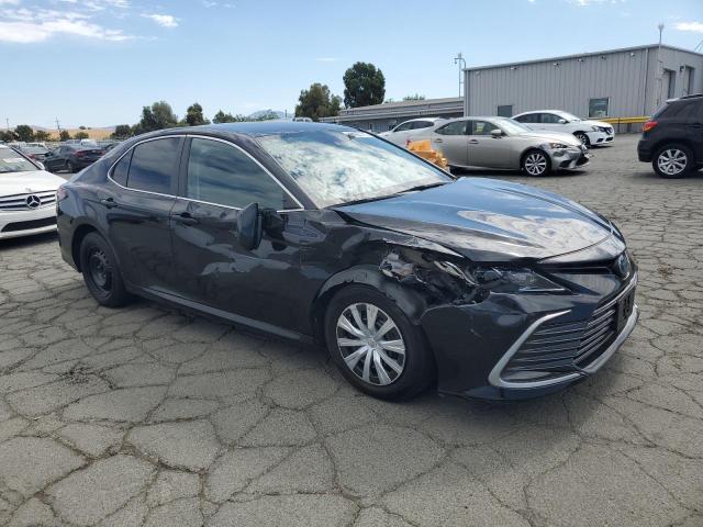 4T1C31AKXNU571369 - 2022 TOYOTA CAMRY LE BLACK photo 4