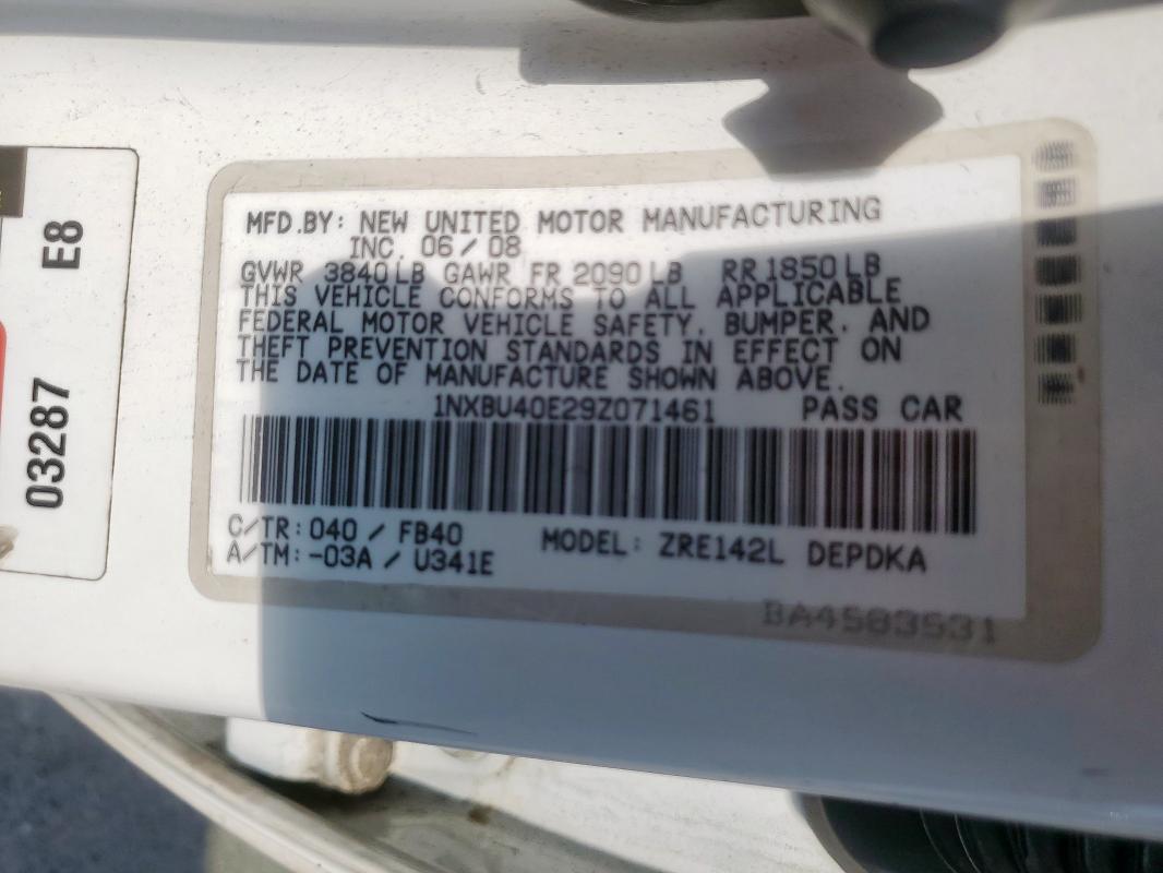 1NXBU40E29Z071461 - 2009 TOYOTA COROLLA BASE Weiß Foto 12