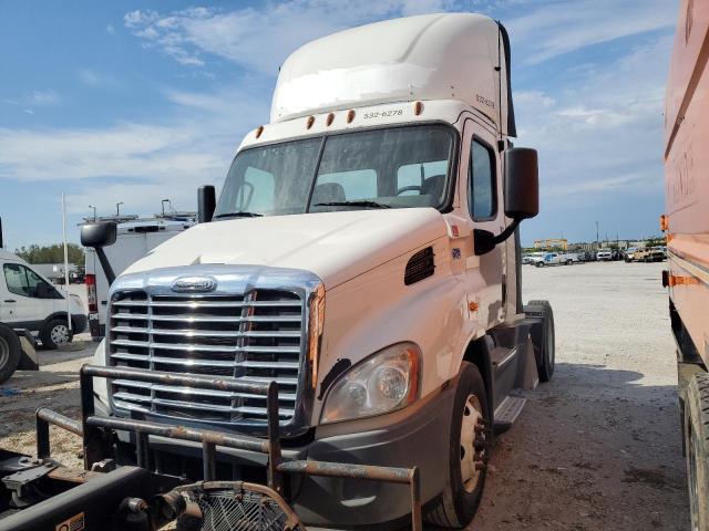 3AKBGADV0HSJD0508 - 2017 FREIGHTLINER CASCADIA 1 Weiß Foto 2