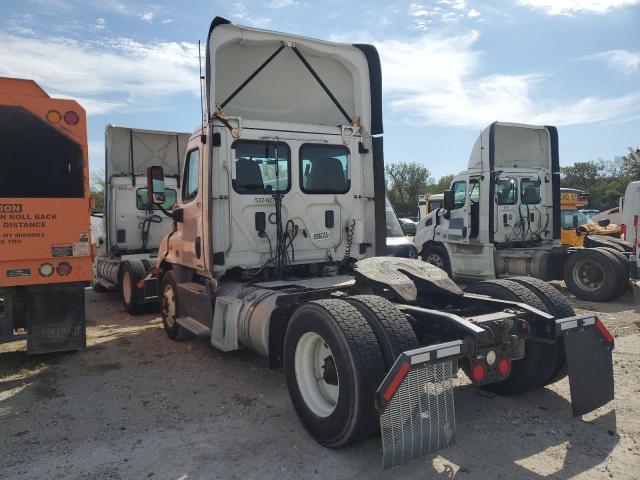 3AKBGADV0HSJD0508 - 2017 FREIGHTLINER CASCADIA 1 Weiß Foto 3