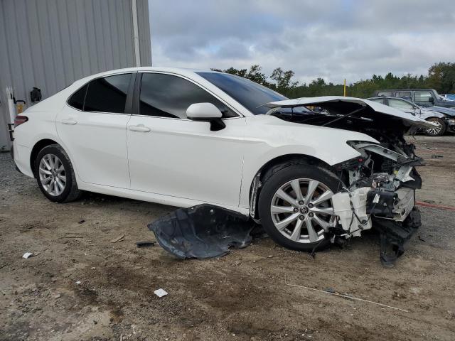 4T1C11AKXLU358649 - 2020 TOYOTA CAMRY LE WHITE photo 4