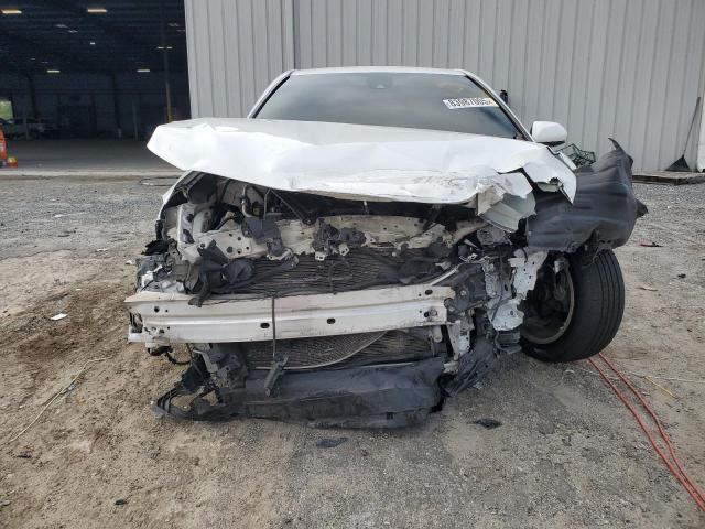 4T1C11AKXLU358649 - 2020 TOYOTA CAMRY LE WHITE photo 5
