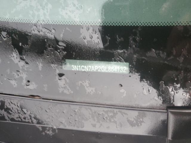 3N1CN7AP2GL864132 - 2016 NISSAN VERSA S Srebrny zdjęcie 12