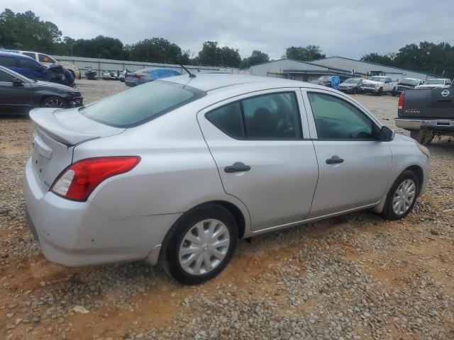 3N1CN7AP2GL864132 - 2016 NISSAN VERSA S Srebrny zdjęcie 3