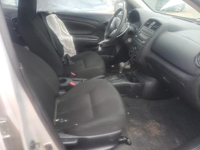 3N1CN7AP2GL864132 - 2016 NISSAN VERSA S Srebrny zdjęcie 7