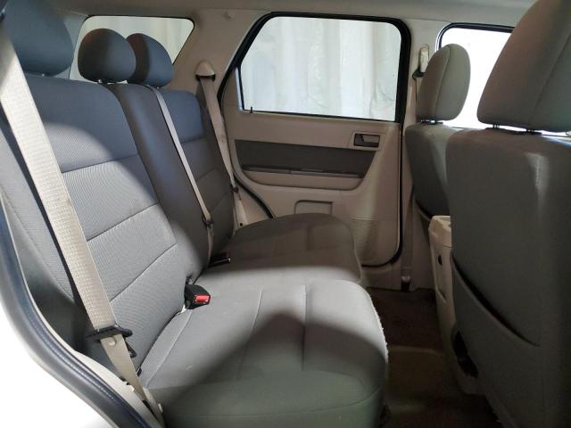 1FMCU93789KC66653 - 2009 FORD ESCAPE XLT WHITE photo 11