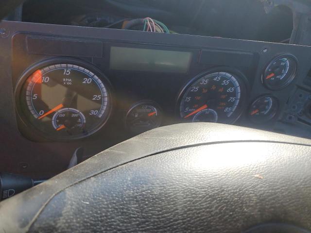 3AKBGADV2JSJN2665 - 2018 FREIGHTLINER CASCADIA 1 Biały zdjęcie 8