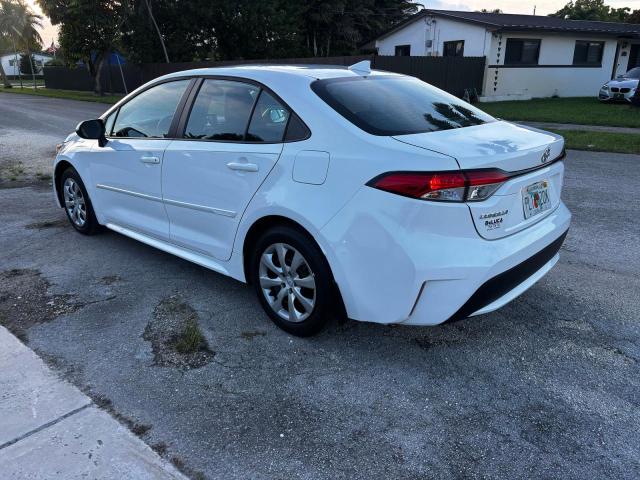 5YFEPMAE0NP272113 - 2022 TOYOTA COROLLA LE WHITE photo 4