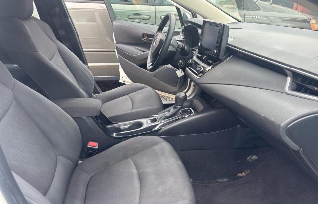 5YFEPMAE0NP272113 - 2022 TOYOTA COROLLA LE WHITE photo 5