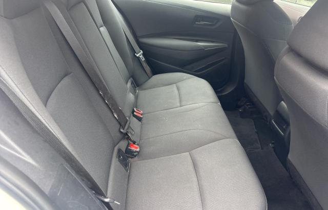 5YFEPMAE0NP272113 - 2022 TOYOTA COROLLA LE WHITE photo 6