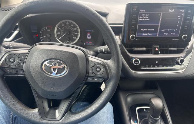 5YFEPMAE0NP272113 - 2022 TOYOTA COROLLA LE WHITE photo 9