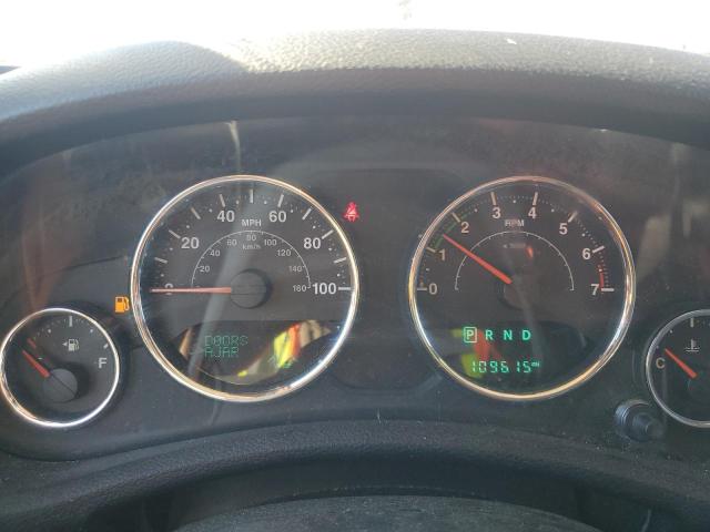 1C4BJWEG6GL266324 - 2016 JEEP WRANGLER U SAHARA 白色 照片 9