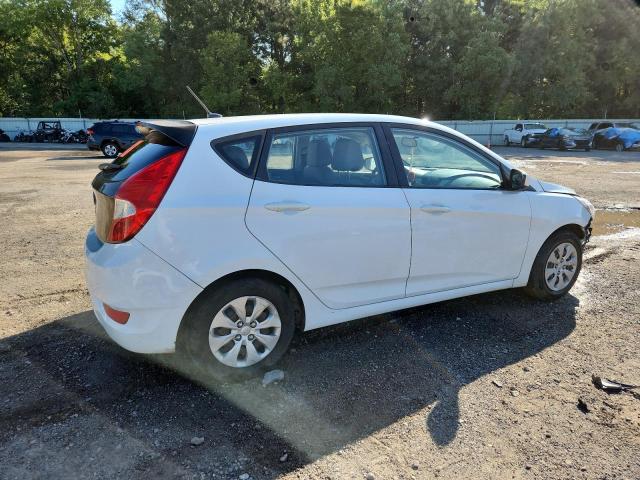 KMHCT5AE0HU307566 - 2017 HYUNDAI ACCENT SE WHITE photo 3