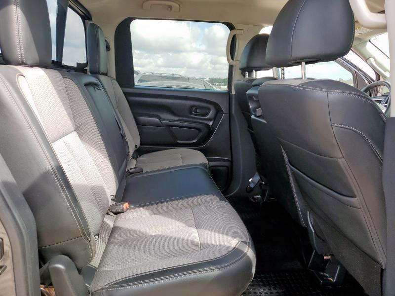 1N6AA1EK6KN518814 - 2019 NISSAN TITAN S შავი ფოტო 10