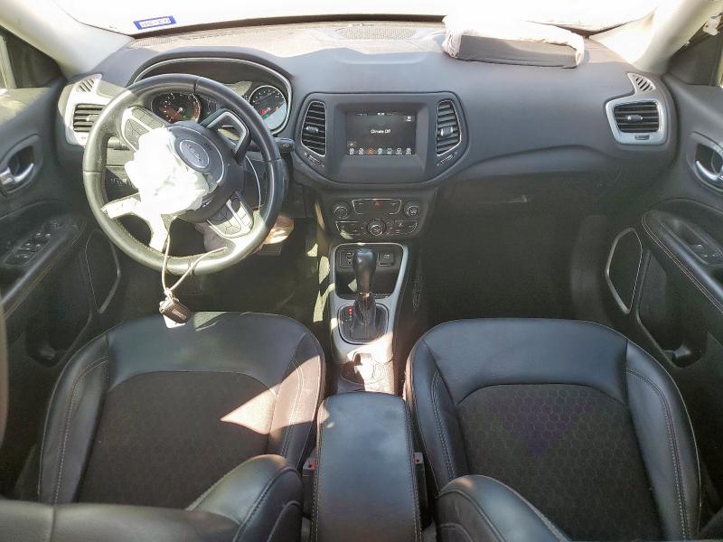 3C4NJCBB9LT253621 - 2020 JEEP COMPASS LATITUDE GREEN photo 8