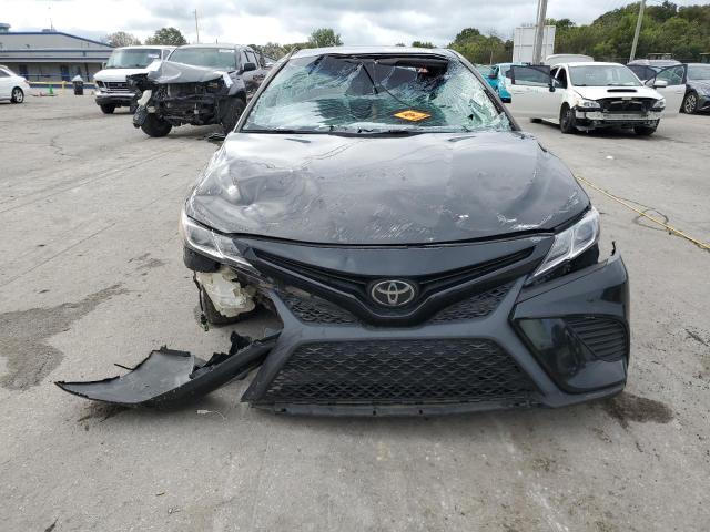 4T1B11HKXJU626971 - 2018 TOYOTA CAMRY L BLACK photo 5
