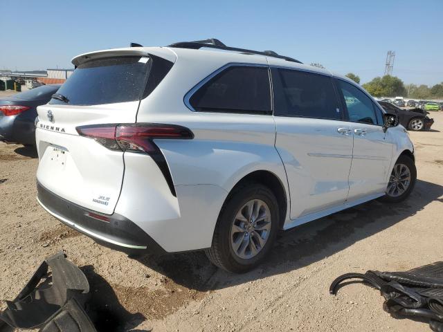 5TDJRKEC1NS096346 - 2022 TOYOTA SIENNA XLE თეთრი ფოტო 3