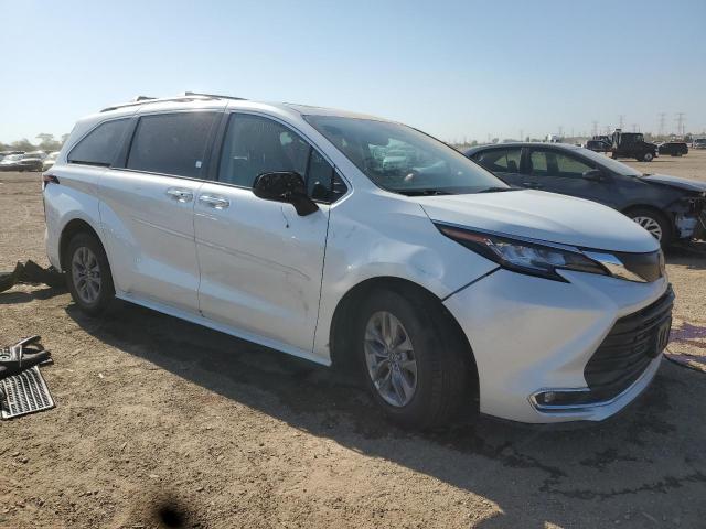 5TDJRKEC1NS096346 - 2022 TOYOTA SIENNA XLE თეთრი ფოტო 4