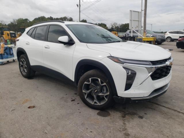 KL77LHE2XRC215585 - 2024 CHEVROLET TRAX 1LT WHITE photo 4