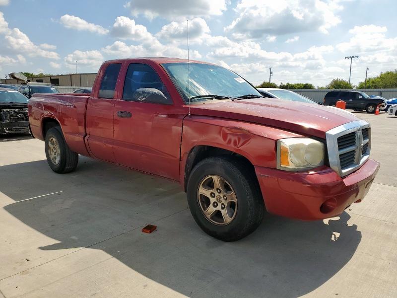 1D7HE42K16S707590 - 2006 DODGE DAKOTA SLT RED photo 4