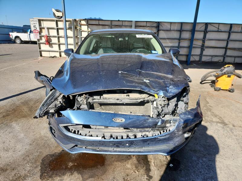 3FA6P0HD6KR133139 - 2019 FORD FUSION SE BLUE photo 5