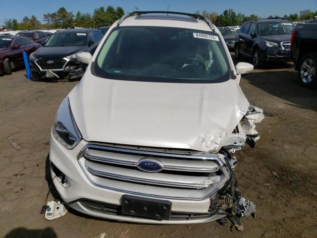 1FMCU9J97JUC21295 - 2018 FORD ESCAPE TITANIUM Ақ фото 5