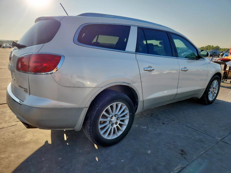 5GALRBED5AJ142447 - 2010 BUICK ENCLAVE CXL CREAM photo 3