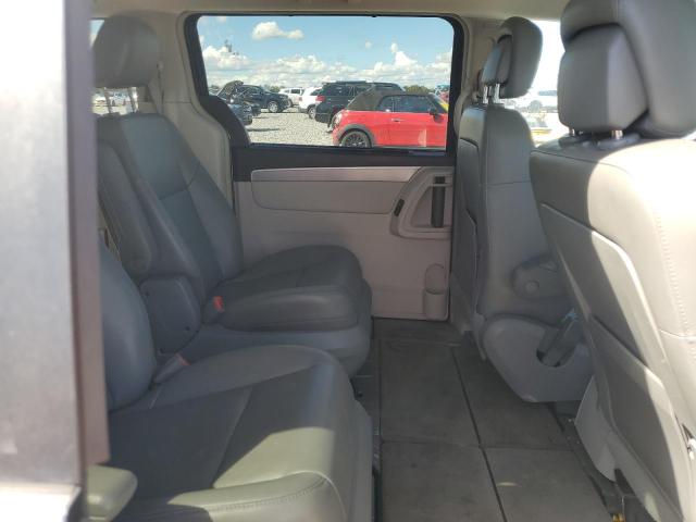 2V4RW3DG9BR738831 - 2011 VOLKSWAGEN ROUTAN SE CHARCOAL photo 11