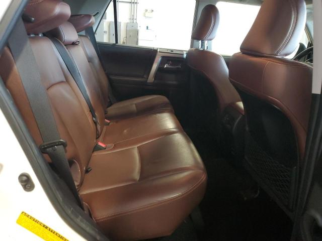 JTEBU5JR5J5583608 - 2018 TOYOTA 4RUNNER SR5/SR5 PREMIUM WHITE photo 11