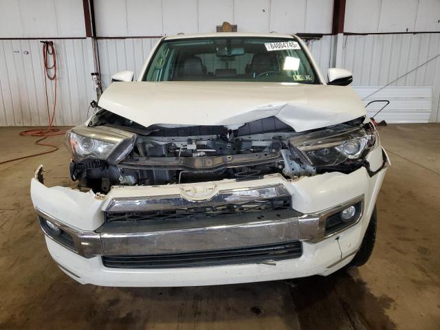 JTEBU5JR5J5583608 - 2018 TOYOTA 4RUNNER SR5/SR5 PREMIUM WHITE photo 5