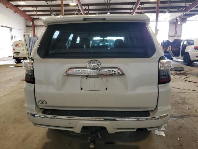 JTEBU5JR5J5583608 - 2018 TOYOTA 4RUNNER SR5/SR5 PREMIUM WHITE photo 6