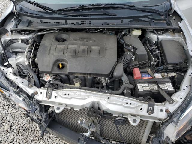 2T1BURHEXJC990082 - 2018 TOYOTA COROLLA L Silber Foto 11
