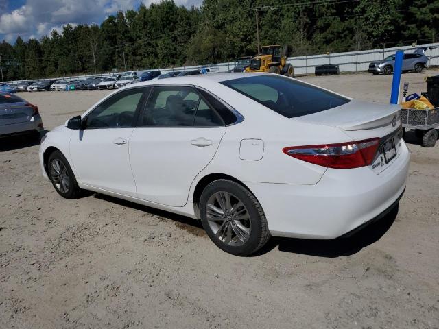 4T1BF1FK7HU771030 - 2017 TOYOTA CAMRY LE WHITE photo 2