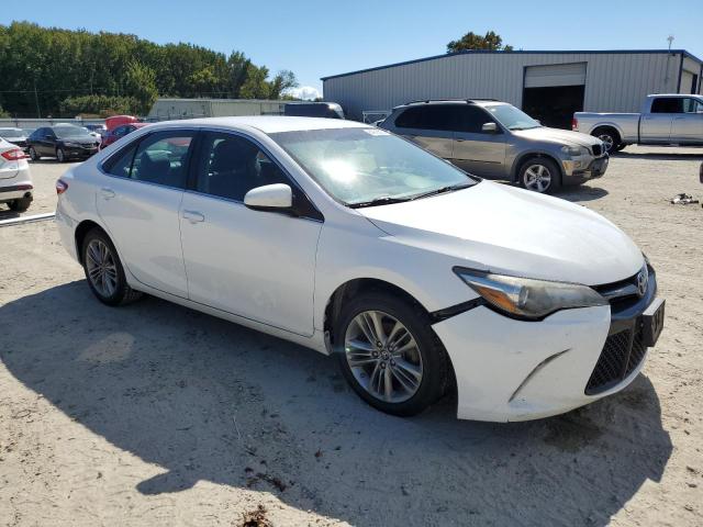 4T1BF1FK7HU771030 - 2017 TOYOTA CAMRY LE WHITE photo 4