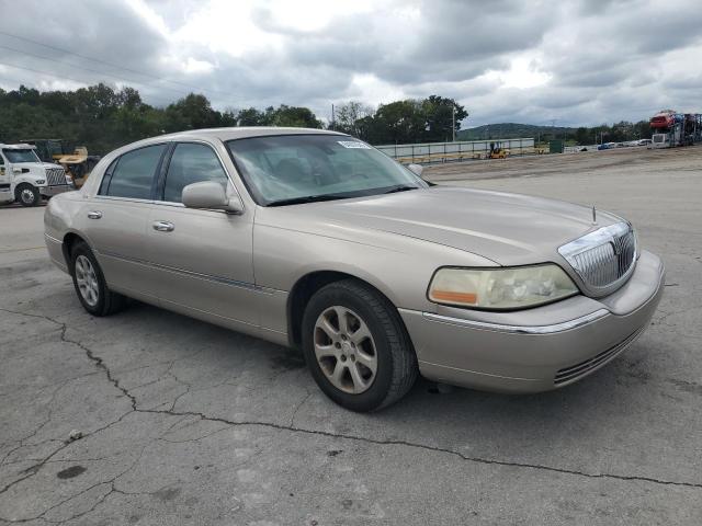 1LNHM82W13Y695663 - 2003 LINCOLN TOWN CAR SIGNATURE BEIGE photo 4