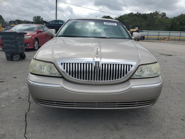 1LNHM82W13Y695663 - 2003 LINCOLN TOWN CAR SIGNATURE BEIGE photo 5